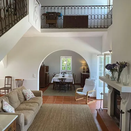 Elegant Mello With Beautiful Outdoor Area *