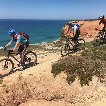 Elegant Mello With Beautiful Outdoor Area *