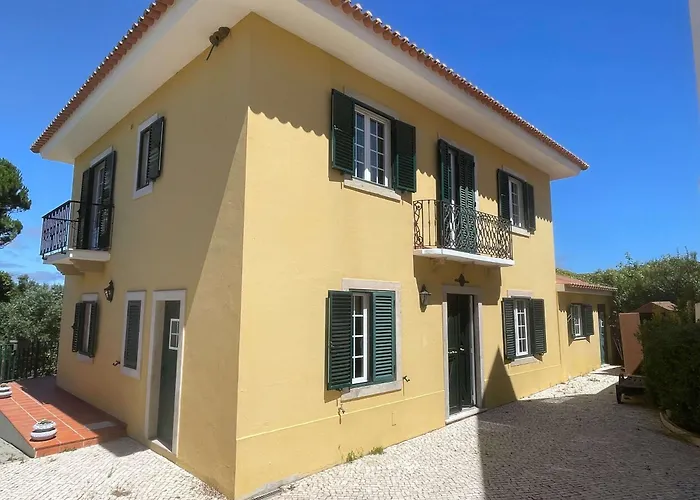 Elegant Mello With Beautiful Outdoor Area