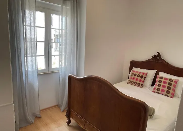 Elegant Mello With Beautiful Outdoor Area *