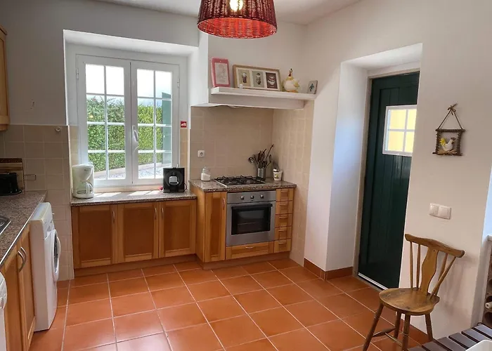 Elegant Mello With Beautiful Outdoor Area *