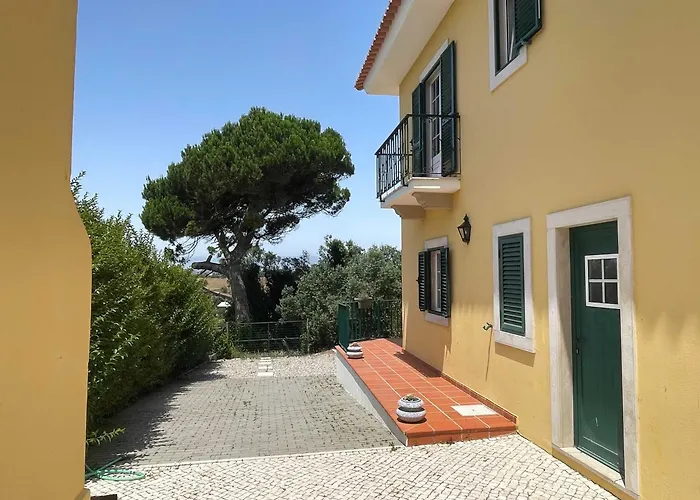 Elegant Mello With Beautiful Outdoor Area Villa