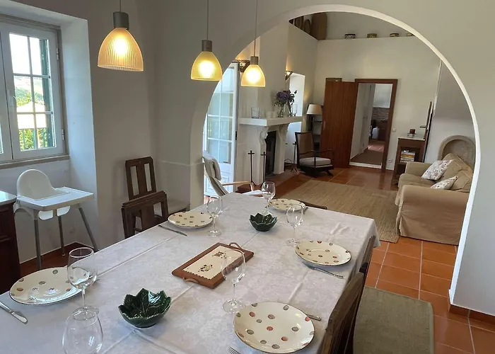 Elegant Mello With Beautiful Outdoor Area *