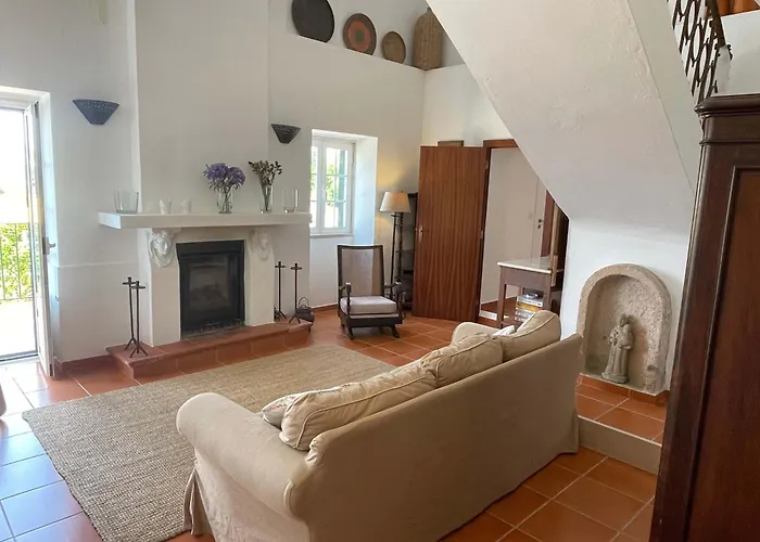 Elegant Mello With Beautiful Outdoor Area Villa *